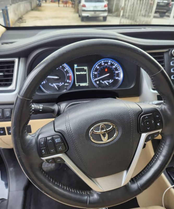 Thumbnail 8 of 2018 Toyota Highlander limited